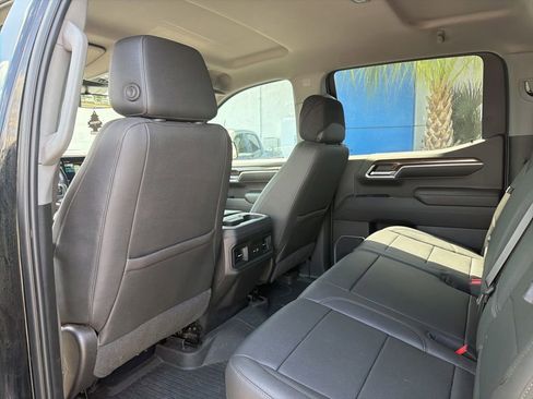 Used 2022 Chevrolet Silverado 1500 LT Trail Boss w/ LT Trail Boss Premium Package AWD/4WD image 12