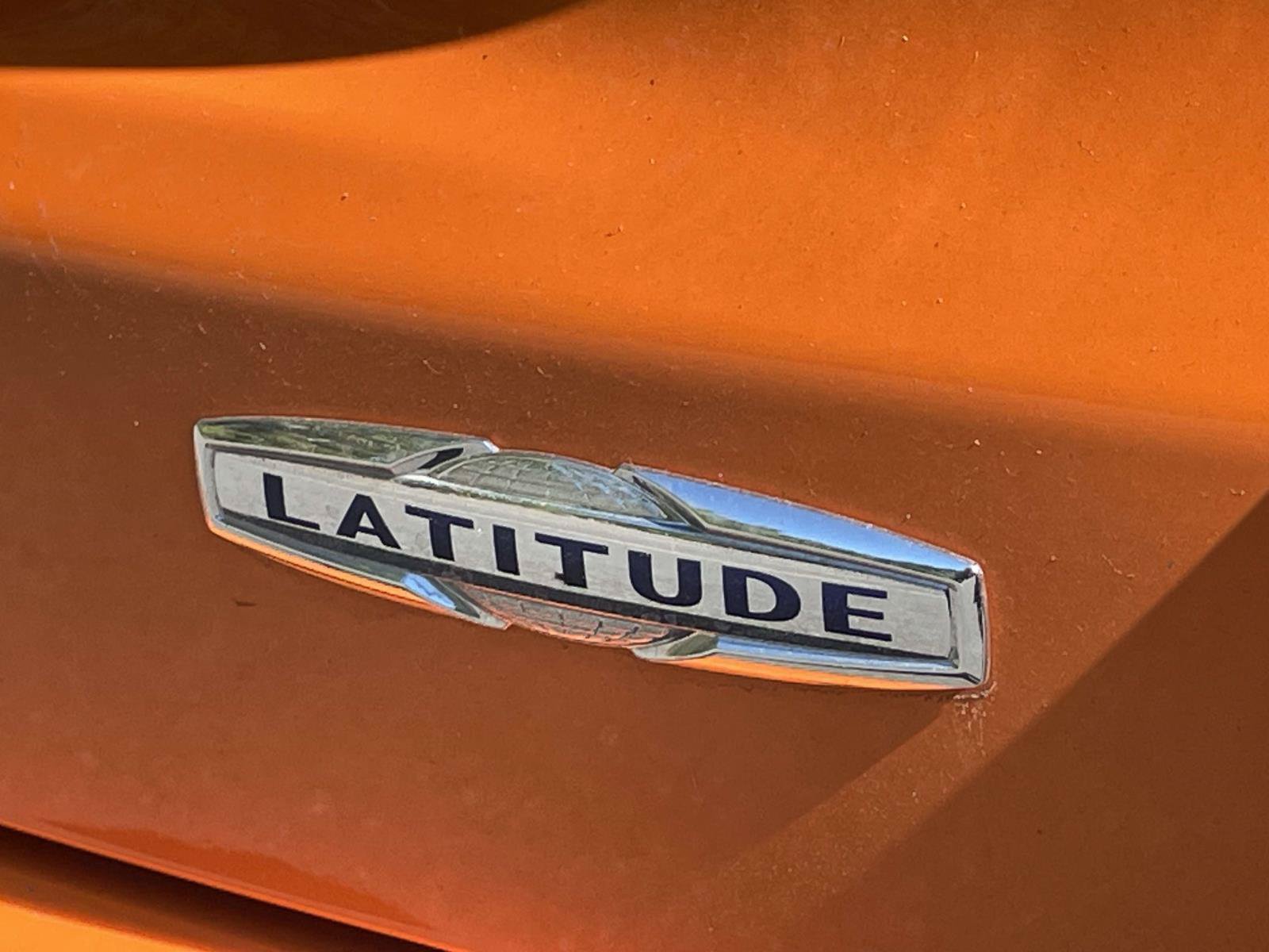 Used 2026 Jeep Compass Latitude AWD/4WD image 8