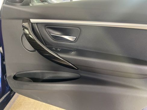 Used 2018 BMW 330i xDrive Sedan w/ Premium Package image 10