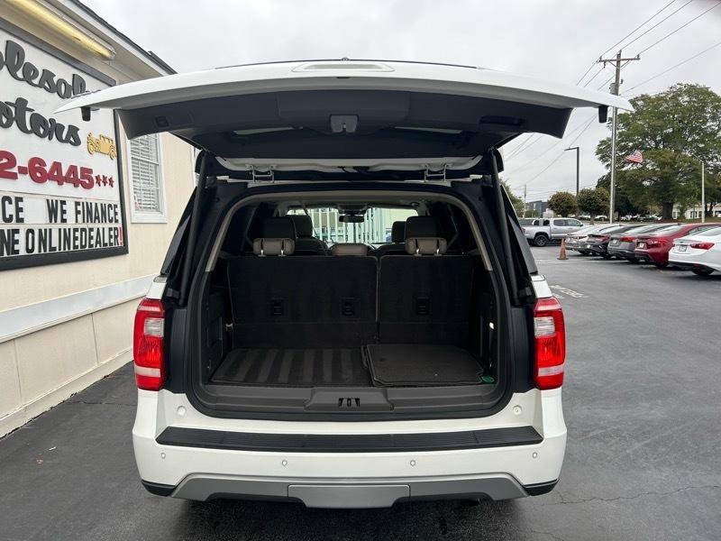 Used 2020 Ford Expedition XLT w/ Equipment Group 202A AWD/4WD image 32