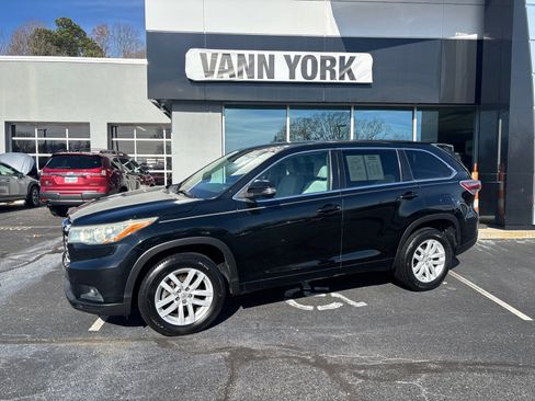 Used 2015 Toyota Highlander LE image 59