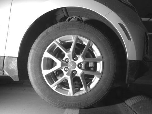 Used 2024 Chevrolet Equinox LT FWD image 6