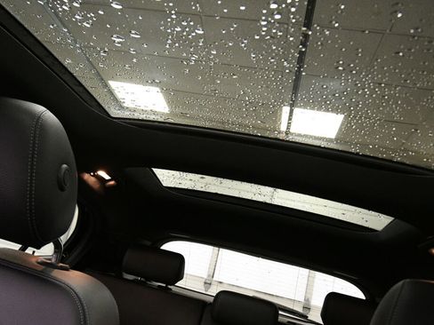 Used 2020 Mercedes-Benz GLA 250 4MATIC w/ Premium Package image 20