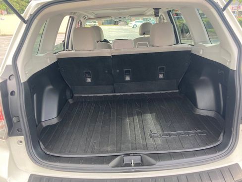 Used 2018 Subaru Forester 2.5i Premium w/ All-Weather Package image 11