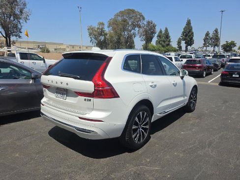 Used 2023 Volvo XC60 B5 Plus w/ Climate Package AWD/4WD image 2
