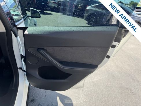 Used 2023 Tesla Model Y Long Range AWD/4WD image 12