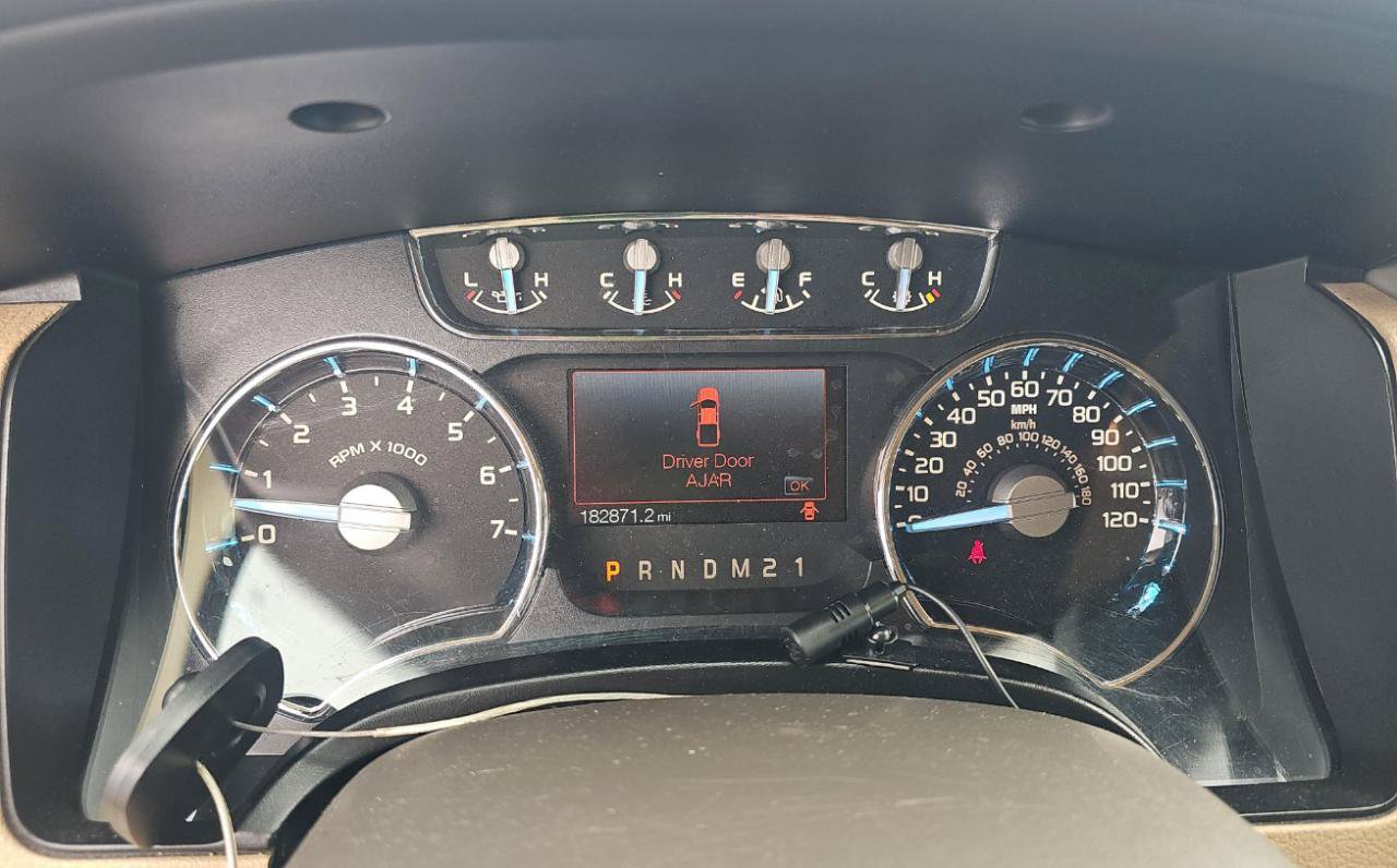 Used 2011 Ford F150 Lariat RWD image 14