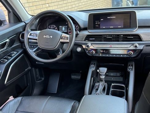 Used 2022 Kia Telluride EX w/ EX Premium Package image 16