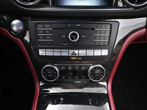 Used 2018 Mercedes-Benz SL 550 image 33