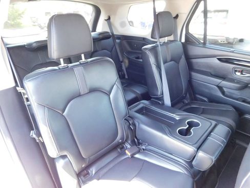 Used 2025 Honda Pilot Touring image 23