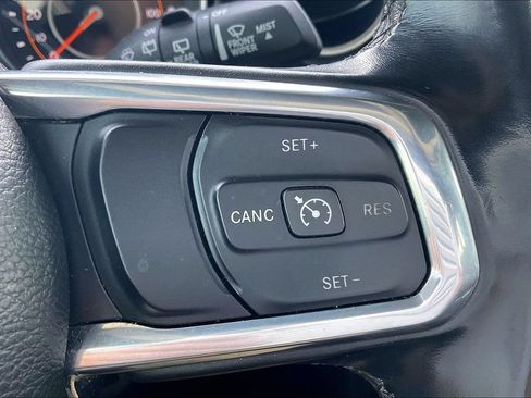 Used 2022 Jeep Wrangler Unlimited Sahara AWD/4WD image 14
