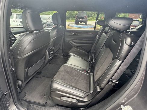 Used 2024 Jeep Grand Cherokee L Laredo image 20