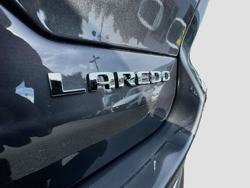 Used 2023 Jeep Grand Cherokee Laredo AWD/4WD image 34