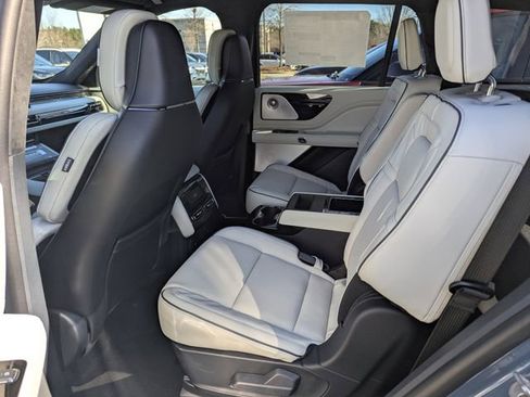 New 2026 Lincoln Aviator Black Label w/ Jet Appearance Package image 12