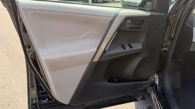 Used 2013 Toyota RAV4 LE AWD/4WD image 11