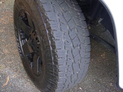 Used 2022 Jeep Wrangler Unlimited Sahara w/ Cold Weather Group image 23