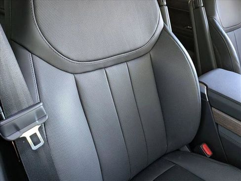 Used 2022 Land Rover Range Rover SE image 18