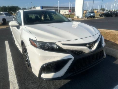 Used 2024 Toyota Camry SE w/ Audio Upgrade Package FWD image 2