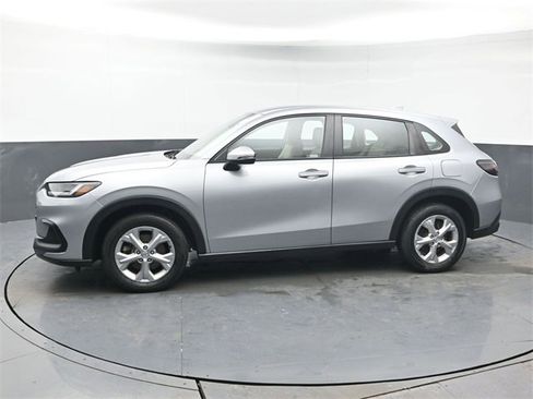 Used 2023 Honda HR-V LX image 2