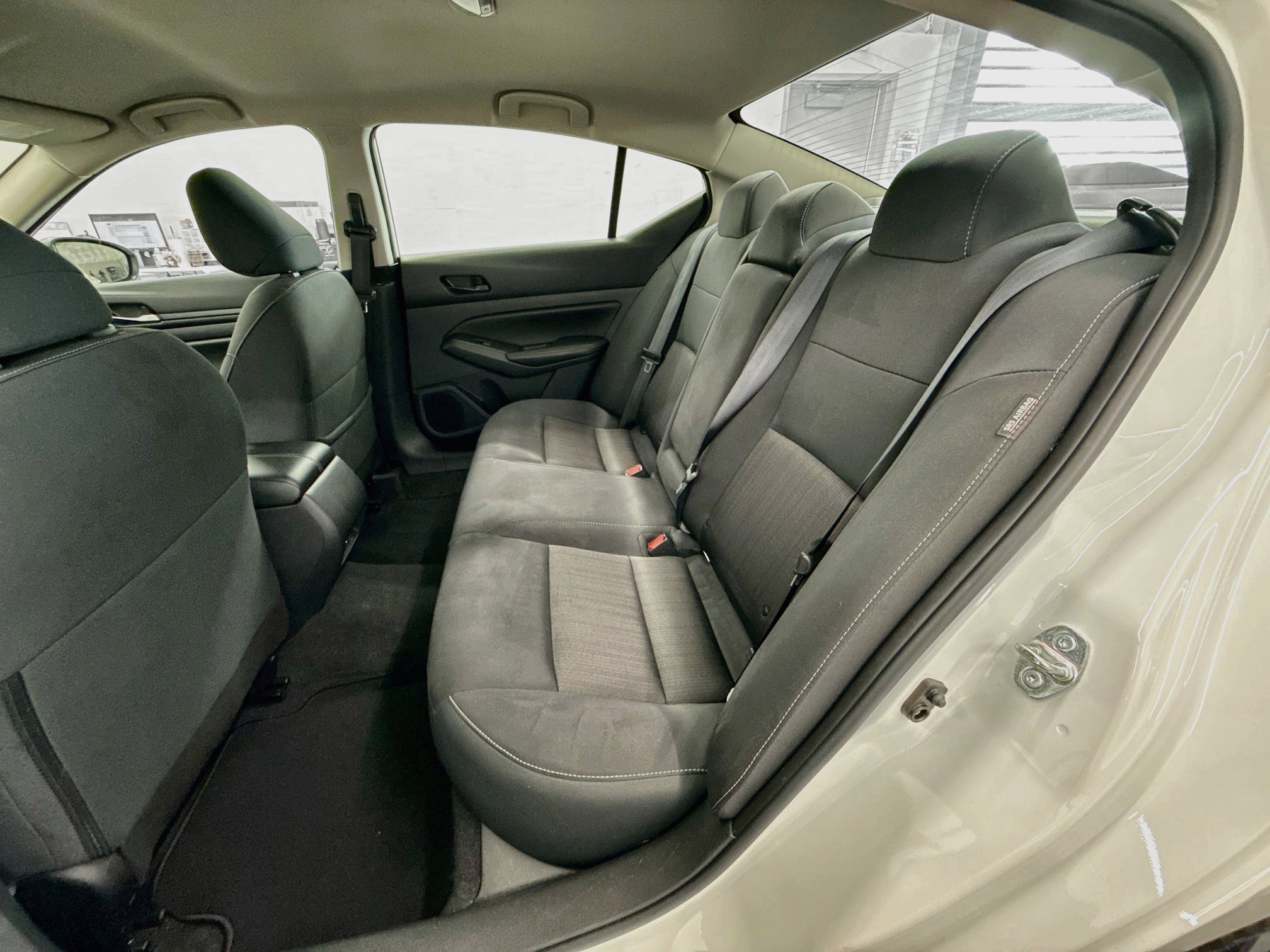 Used 2025 Nissan Altima 2.5 SV FWD image 27