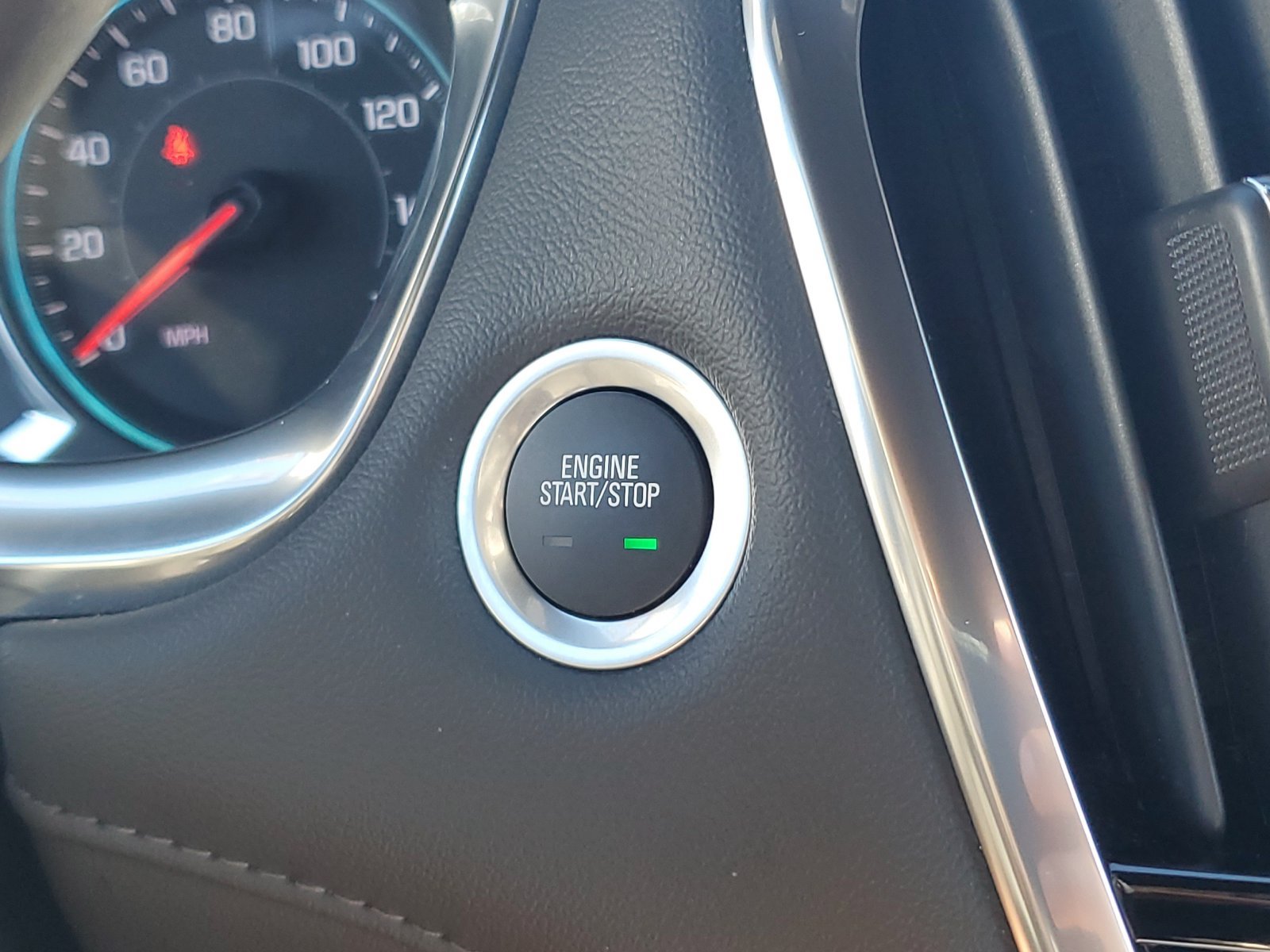 Used 2024 Chevrolet Traverse LT AWD/4WD image 31
