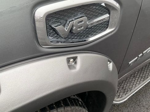 Used 2017 Nissan Titan SV image 17