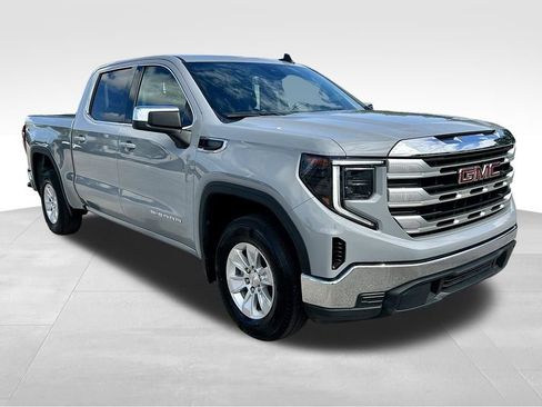 Used 2024 GMC Sierra 1500 SLE RWD image 3