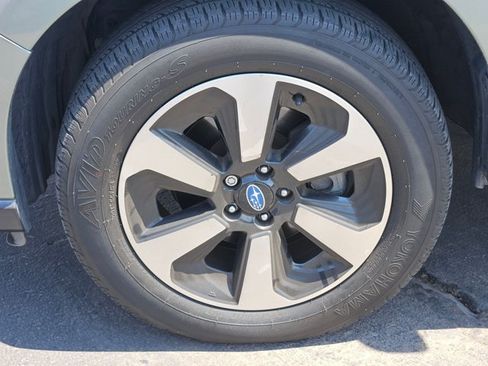 Used 2017 Subaru Forester 2.5i w/ Alloy Wheel Package AWD/4WD image 5
