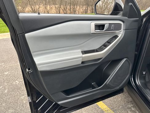 Used 2022 Ford Explorer XLT w/ Equipment Group 202A image 30