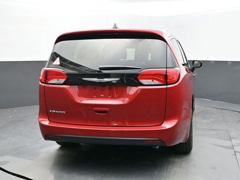 New 2025 Chrysler Voyager LX image 5