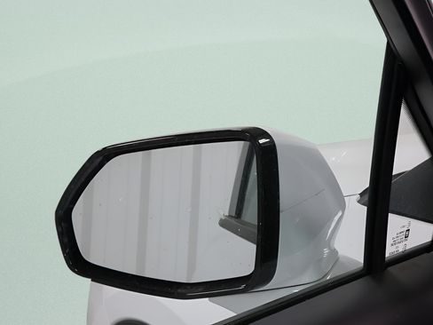 Used 2025 Chevrolet Blazer LT AWD/4WD image 20