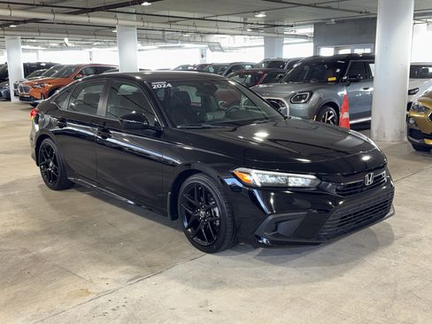 Used 2024 Honda Civic Sport image 2