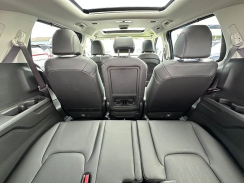 Used 2026 Kia Carnival SX w/ SX Dark Edition Package FWD image 13
