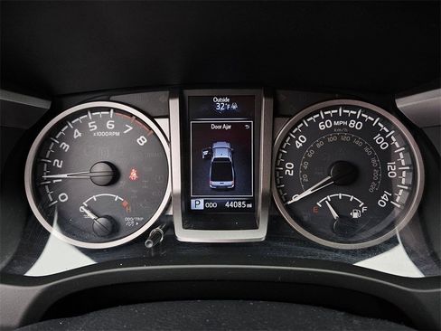 Used 2019 Toyota Tacoma 4x4 Access Cab image 13