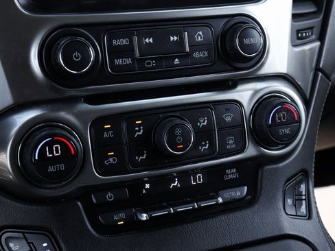 Used 2020 Chevrolet Suburban Premier image 36