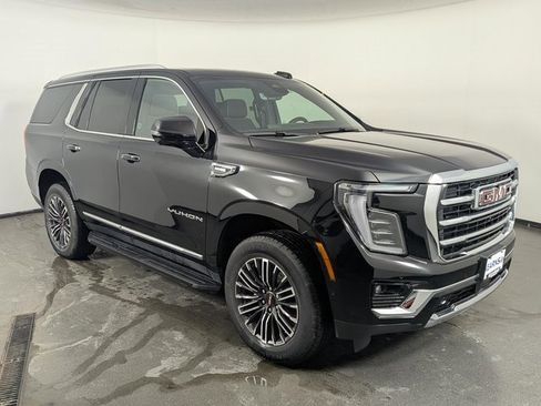 Used 2025 GMC Yukon Elevation image 2