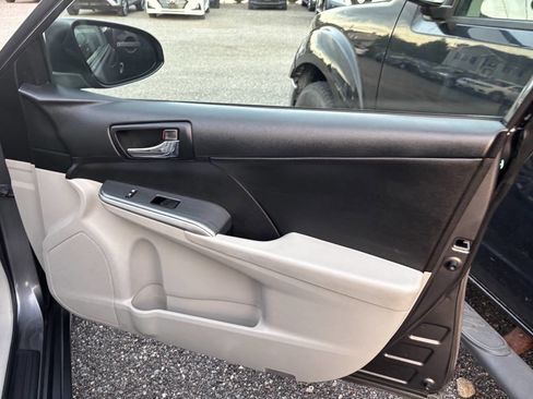 Used 2013 Toyota Camry LE image 26