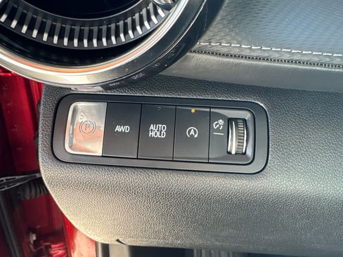 Used 2025 Chevrolet Equinox LT w/ Convenience Package II image 17