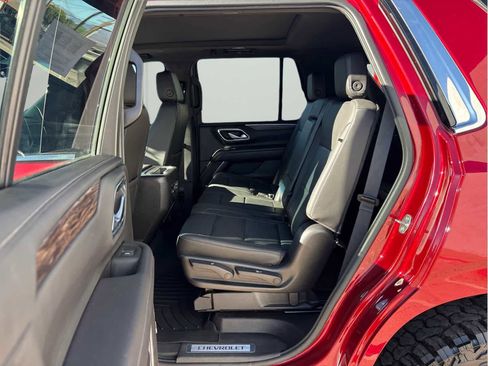 Used 2022 Chevrolet Tahoe LT w/ LT Signature Package image 12