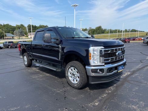 Used 2024 Ford F250 XLT w/ FX4 Off-Road Package AWD/4WD image 5