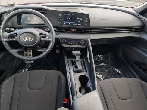 Certified 2025 Hyundai Elantra Sport FWD image 14
