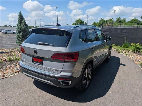 Certified 2024 Volkswagen Taos SEL AWD/4WD image 5