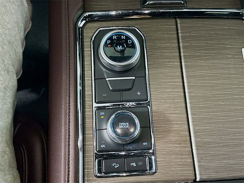 Used 2024 Ford Expedition Max Limited image 16