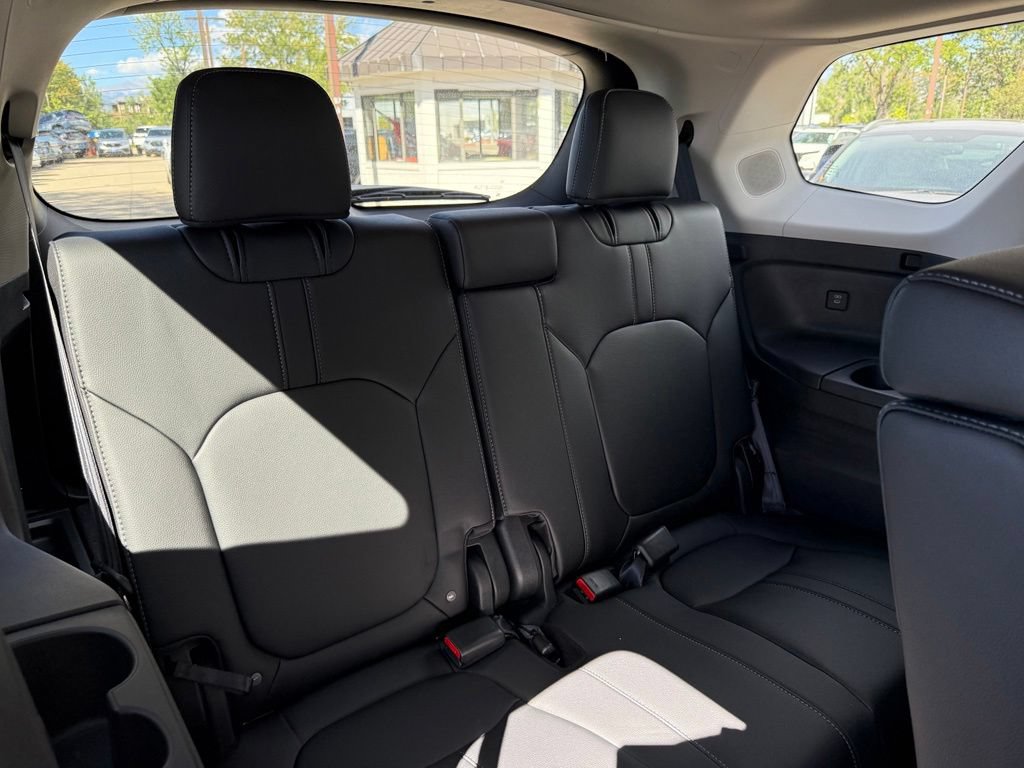 Certified 2026 Honda Pilot Touring image 17