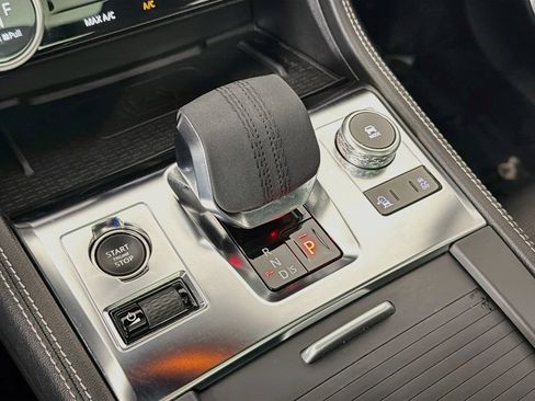 Certified 2025 Jaguar F-PACE R-Dynamic S AWD/4WD image 17