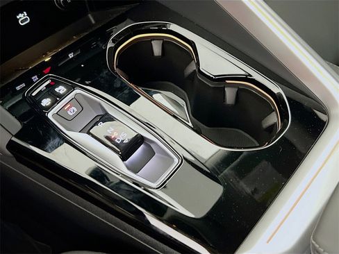 New 2025 Audi Q5 Prestige image 17