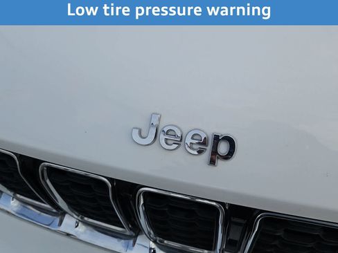 Used 2023 Jeep Grand Cherokee Limited image 13