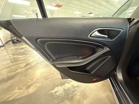 Used 2018 Mercedes-Benz CLA 250 image 24