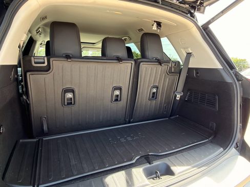 Used 2025 Nissan Pathfinder SL w/ SL Premium Package image 24