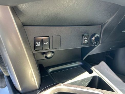 Used 2018 Toyota RAV4 LE w/ All Weather Liner Package AWD/4WD image 24